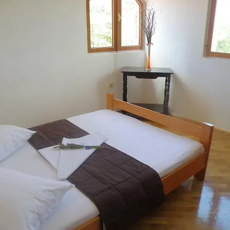 Beachfront Darija Tkon