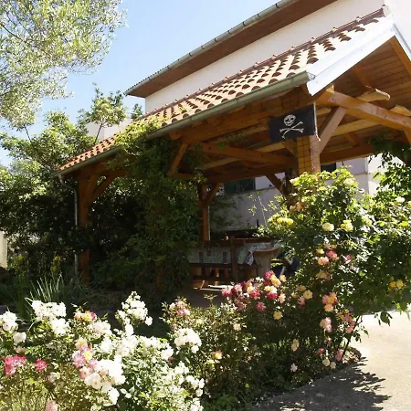 Beachfront Darija Appartement Tkon