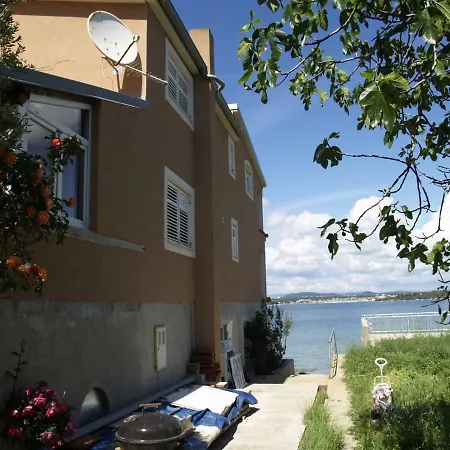 Beachfront Darija 트콘